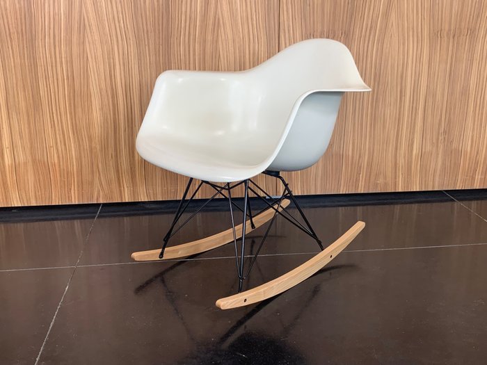 Herman Miller - Charles Eames, Ray Eames - Chaise à bascule - RAR - fibre de verre