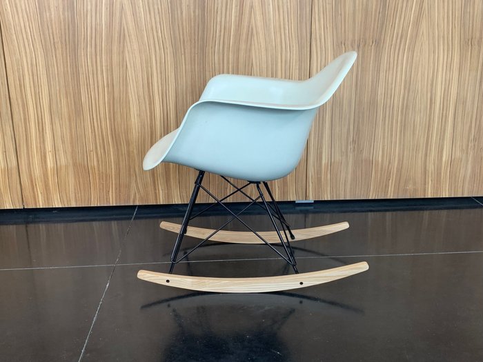Herman Miller - Charles Eames, Ray Eames - Chaise à bascule - RAR - fibre de verre