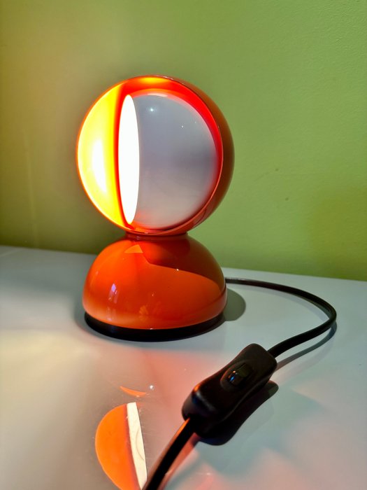 Artemide - Vico Magistretti - Lampe de table - Éclipse - Acier
