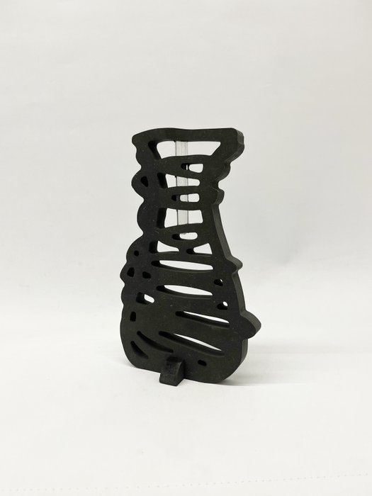 Joni Veizaj - Vase - MDF coloré