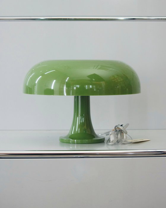 Artemide - Giancarlo Mattioli - Lampe de table - Nessino - Vert - Polycarbonate - Édition spéciale