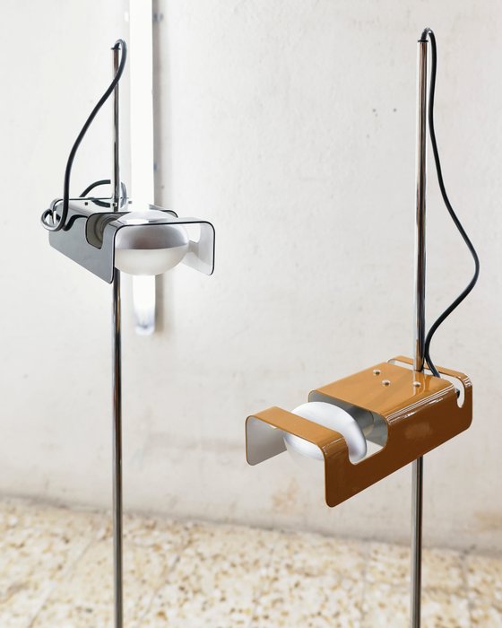 Oluce - Joe Colombo - Lampadaire - Araignée - Aluminium, Métal - CHOISISSEZ VOTRE COULEUR