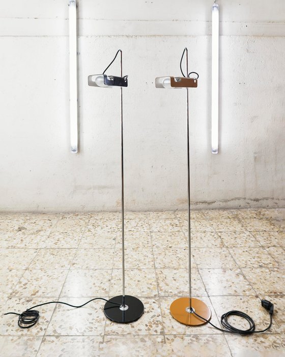 Oluce - Joe Colombo - Lampadaire - Araignée - Aluminium, Métal - CHOISISSEZ VOTRE COULEUR