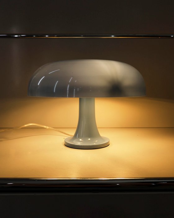 Artemide - Giancarlo Mattioli - Lampe de table - Nessino - Bleu clair - Polycarbonate - Édition spéciale