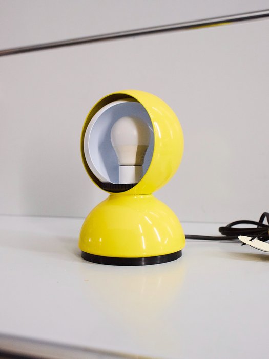 Artemide - Vico Magistretti - Lampe de table - Eclisse - Jaune - Métal