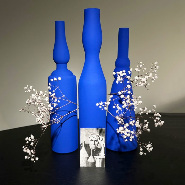 Morandi - Homage to Giorgio Morandi & Yves Klein - Vase - Collection exclusive - IKB