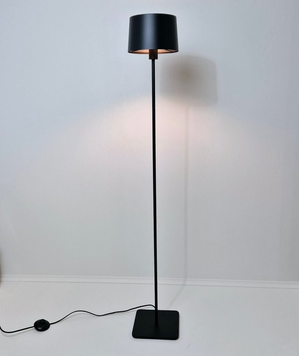 Herstal - Lampadaire - CUUB - Noir - Métal - Pas de réserve