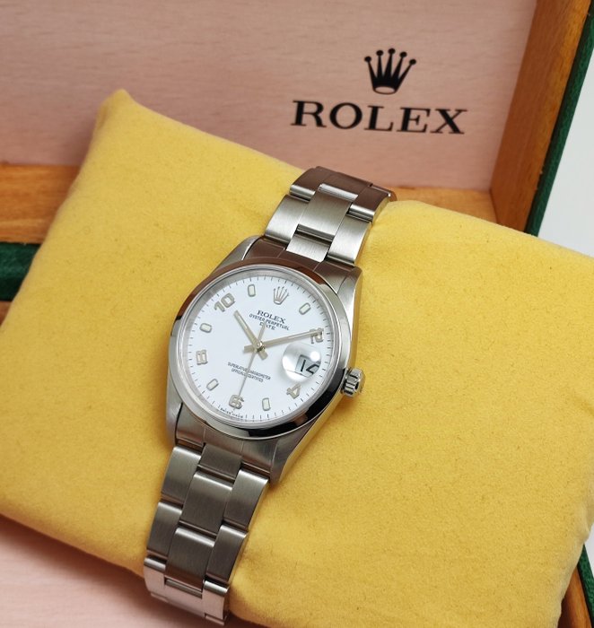 Rolex - Oyster Perpetual Date - Ref. 15200 - Homme - 2006