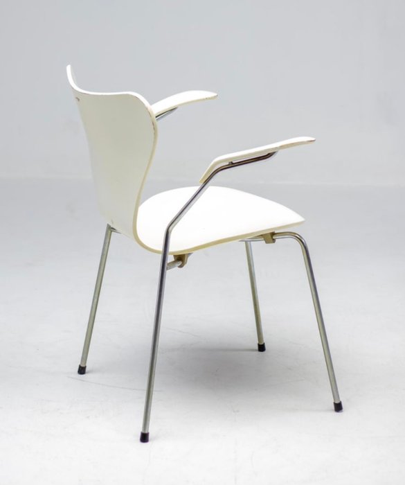 Fritz Hansen - Arne Jacobsen - Chaise (10) - Série 7 de Sedia - Métal