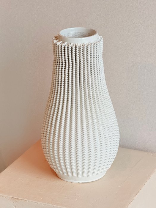 Lea Studios - Ionela Bellato - Vase - Porc-épic - Faïence