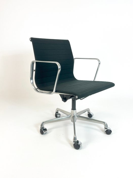 ICF - Charles & Ray Eames - Chaise de bureau - EA117 - Aluminium, Textile