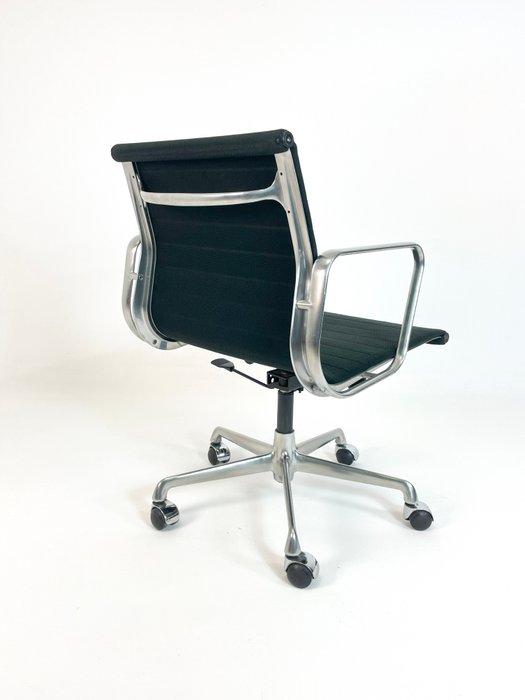ICF - Charles & Ray Eames - Chaise de bureau - EA117 - Aluminium, Textile