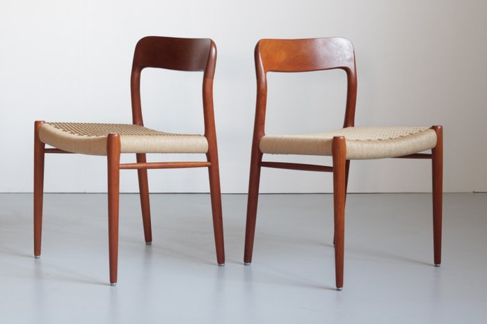 J.L. Møllers Møbelfabrik - Niels Otto Møller - Chaise de salle à manger (6) - Modèle 75 - Teck
