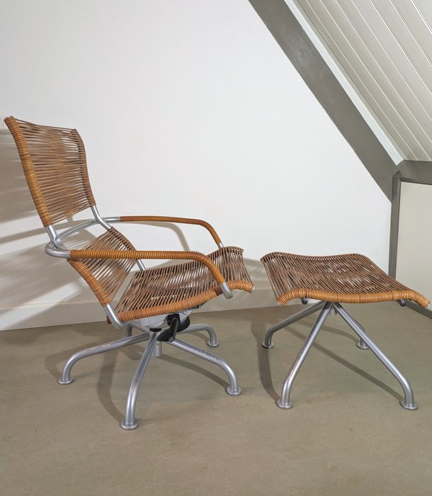 Vittorio Bonacina - Tito Agnoli - Fauteuil avec repose-pied (2) - Modèle B avec Ottoman (Pouf) - Acier - Chaise Bonacina Boss modèle B