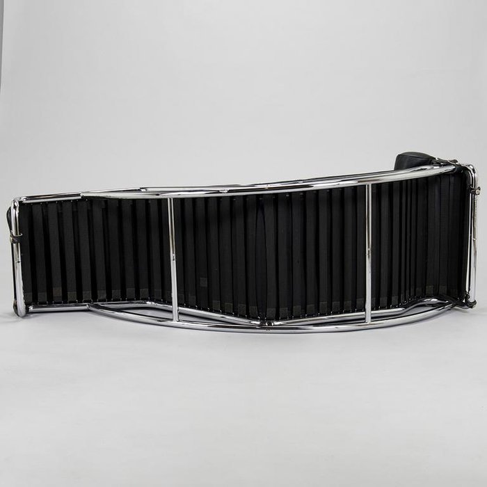 Cassina - Charlotte Perriand, Le Corbusier - Chaise longue - LC4 - Acier - LC4 iconique