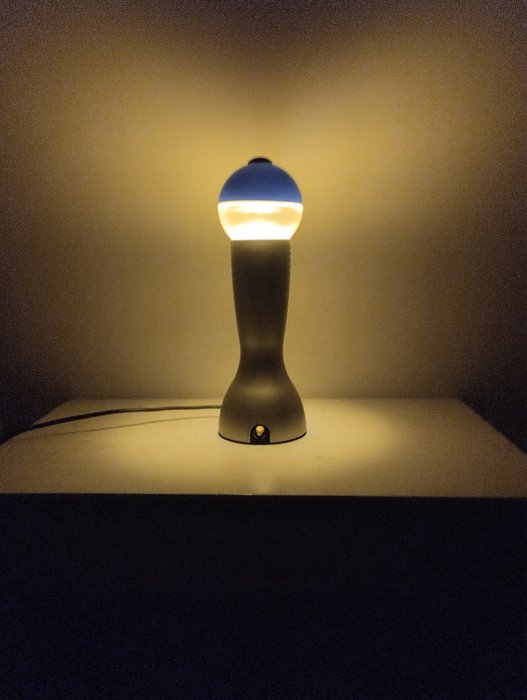 Artemide - Lampe de table - Guilde - Plastique - Conception Silvia Capponi