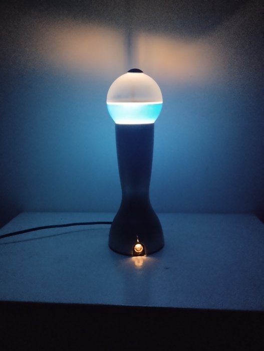 Artemide - Lampe de table - Guilde - Plastique - Conception Silvia Capponi