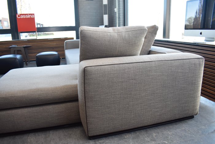 Minotti - Rodolfo Dordoni - Canapé (5) - Léonard - Salon - modulaire - zadelleder - Cuir naturel - table (2) - repose-pieds (2)