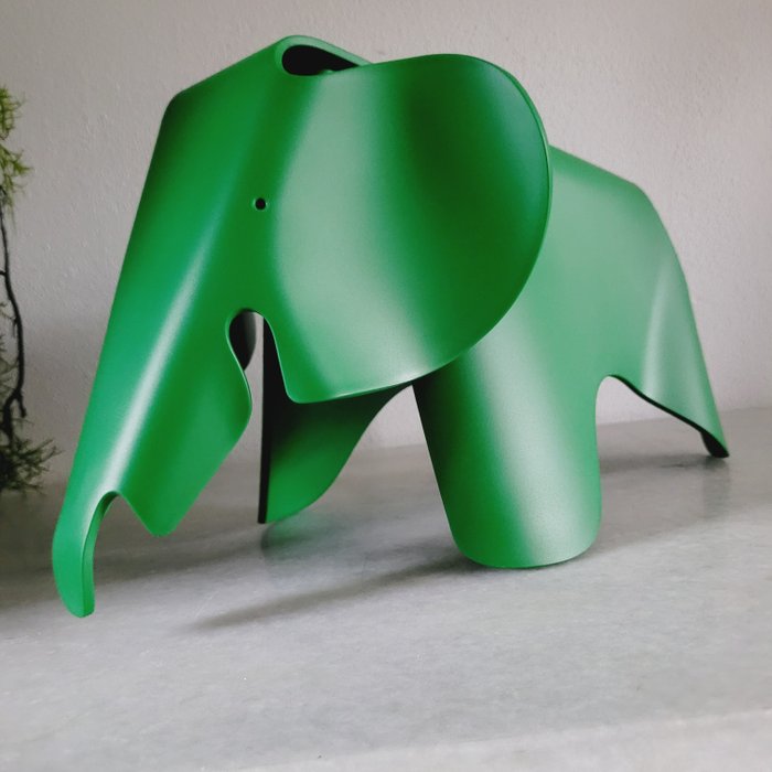 Vitra - Charles & Ray Eames - Chaise - Éléphant, Objet de design, Vert palmier - Plastique