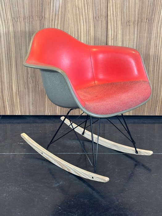 Herman Miller, Vitra - Charles Eames, Ray Eames - Chaise à bascule - RAR - Acier, Bois, tissu hessian en fibre de verre
