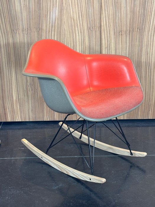 Herman Miller, Vitra - Charles Eames, Ray Eames - Chaise à bascule - RAR - Acier, Bois, tissu hessian en fibre de verre