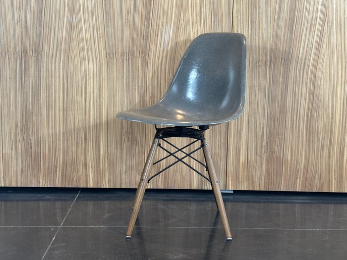 Charles Eames, Ray Eames - Chaise - DSW - Bois, Fibre de verre