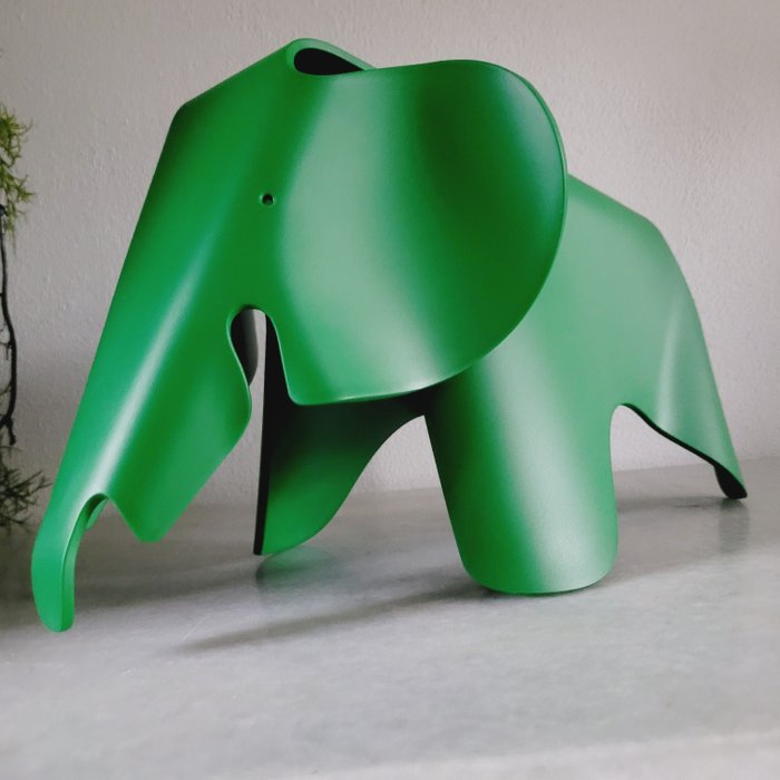 Vitra - Charles & Ray Eames - Chaise - Éléphant, Objet de design, Vert palmier - Plastique