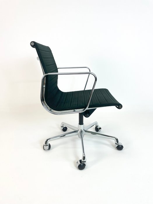 ICF - Charles & Ray Eames - Chaise de bureau - EA117 - Aluminium, Textile