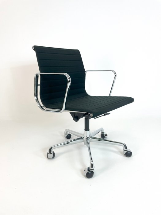 ICF - Charles & Ray Eames - Chaise de bureau - EA117 - Aluminium, Textile