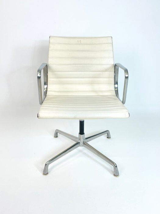 ICF - Charles Eames, Ray Eames - Chaise - Groupe d%27aluminium EA 108 - Aluminium