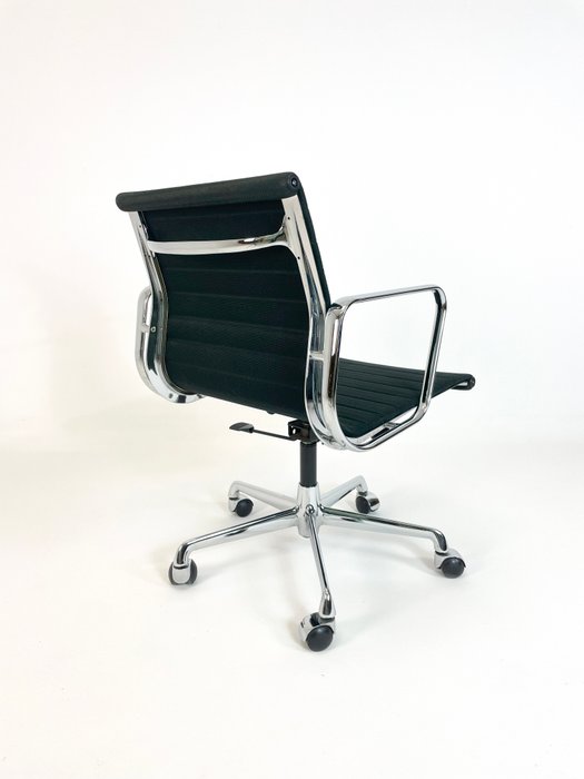ICF - Charles & Ray Eames - Chaise de bureau - EA117 - Aluminium, Textile