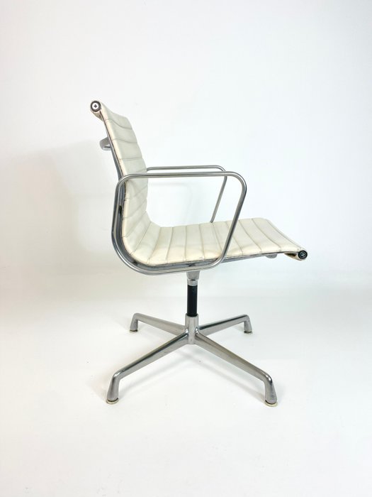 ICF - Charles Eames, Ray Eames - Chaise - Groupe d%27aluminium EA 108 - Aluminium