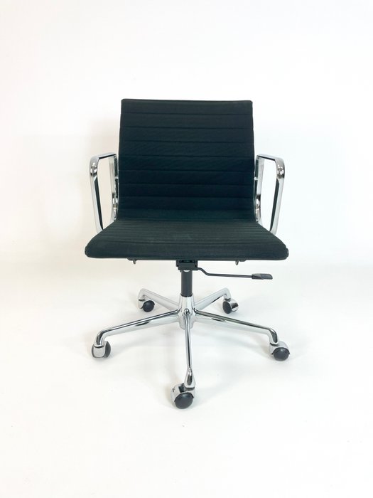 ICF - Charles & Ray Eames - Chaise de bureau - EA117 - Aluminium, Textile