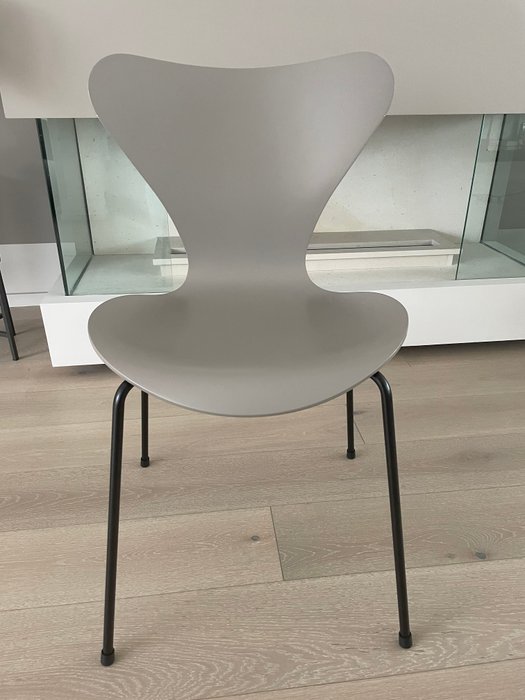 Fritz Hansen - Arne Jacobsen - Chaise (6) - Bois, Métal - 3107 / Série 7