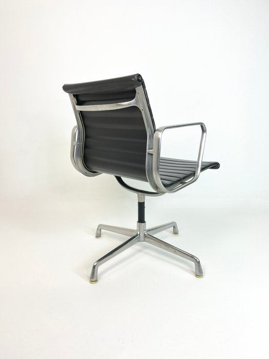 ICF - Charles Eames - Chaise - EA108 - Aluminium, Cuir