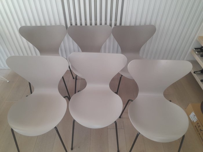 Fritz Hansen - Arne Jacobsen - Chaise (6) - Bois, Métal - 3107 / Série 7