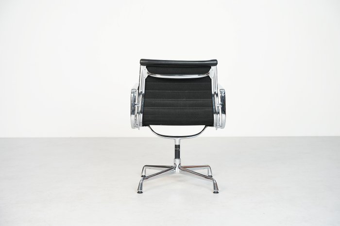 Vitra - Charles & Ray Eames - Chaise de bureau - EA108 - Aluminium, Cuir - Chaise Vitra Aluminium Cuir