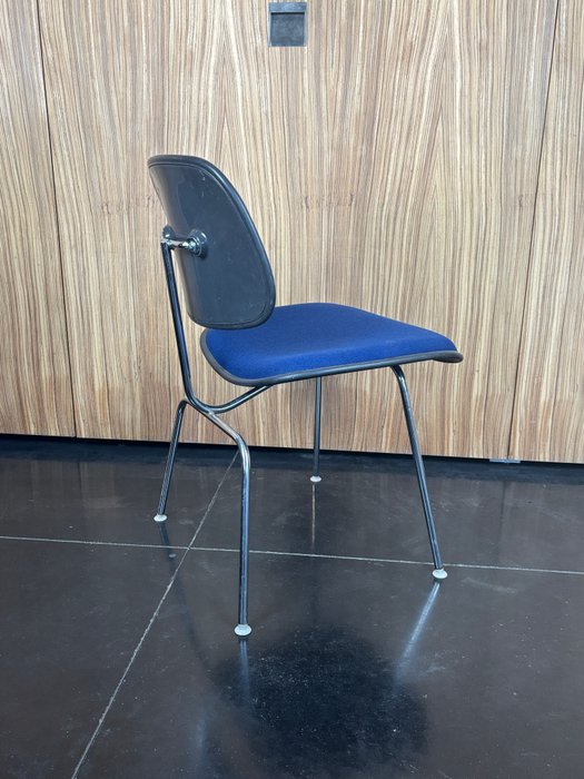 Herman Miller - Charles & Ray Eames, Charles Eames, Ray Eames - Chaise - dcm - Fer - DCM