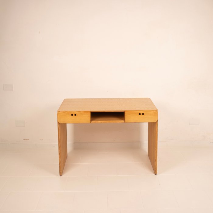 Maisa di Seveso - Derk Jan de Vries - Bureau - Samara - Frêne