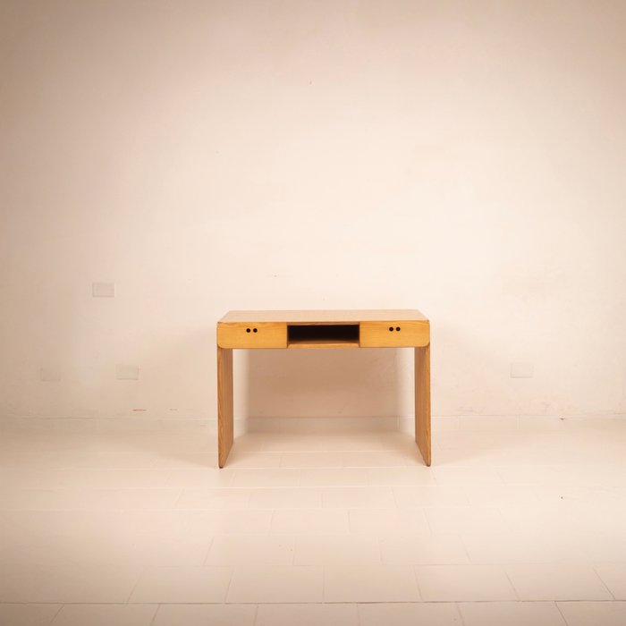 Maisa di Seveso - Derk Jan de Vries - Bureau - Samara - Frêne