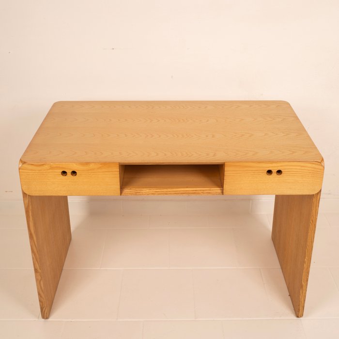 Maisa di Seveso - Derk Jan de Vries - Bureau - Samara - Frêne