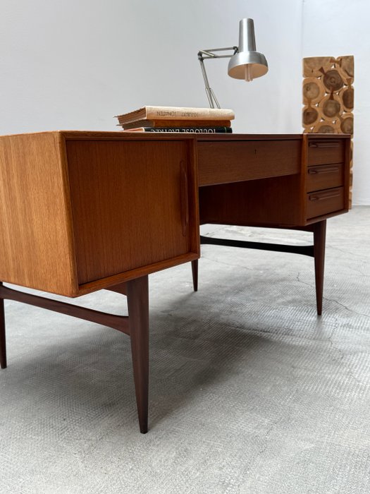 Heinrich Riestenpatt - Bureau - RT 200 - Teck