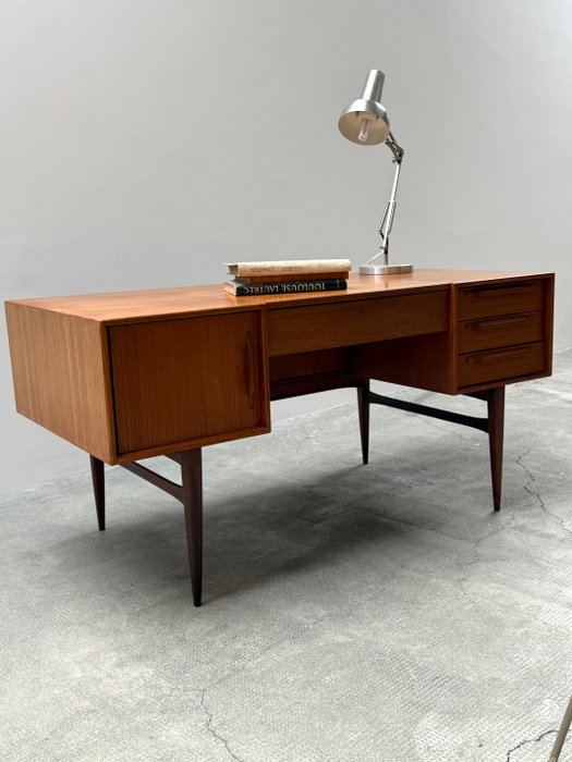 Heinrich Riestenpatt - Bureau - RT 200 - Teck