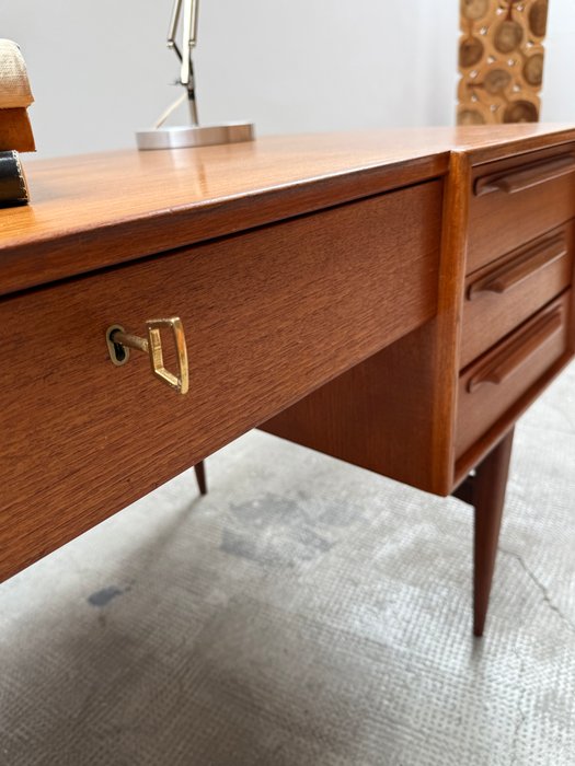 Heinrich Riestenpatt - Bureau - RT 200 - Teck