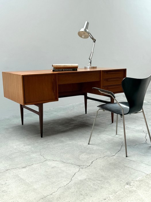 Heinrich Riestenpatt - Bureau - RT 200 - Teck