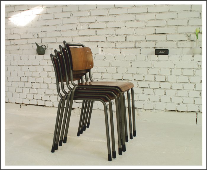 Gispen - W.H. Gispen - Chaise empilable (4) - Mod. 106 - Acier, Bois - Présidence TU Delft