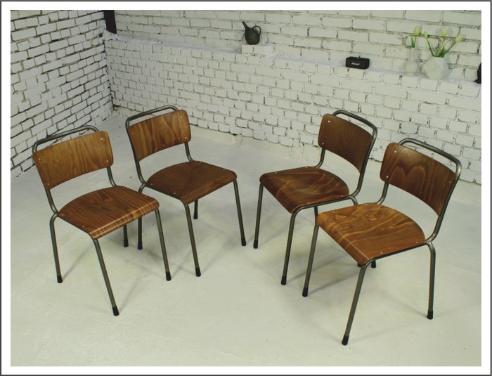 Gispen - W.H. Gispen - Chaise empilable (4) - Mod. 106 - Acier, Bois - Présidence TU Delft