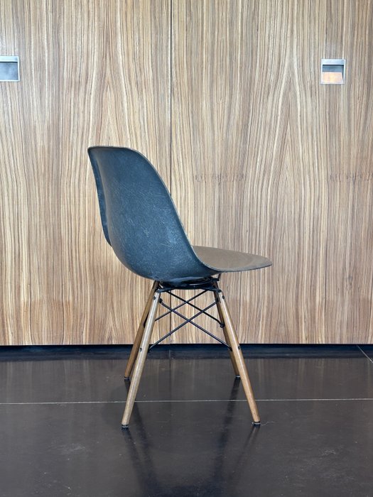 Charles Eames, Ray Eames - Chaise - DSW - Bois, Fibre de verre