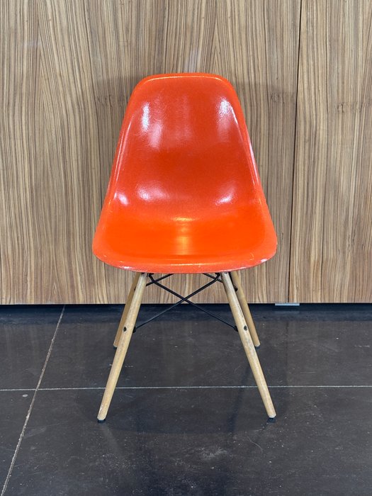 Herman Miller - Charles Eames, Ray Eames - Chaise - DSW - Bois, Fibre de verre