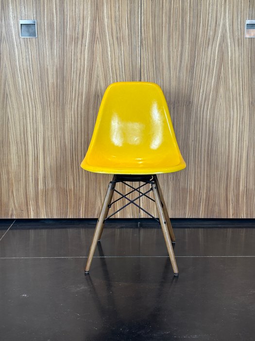 Charles Eames, Ray Eames - Chaise - DSW - Bois, Fibre de verre